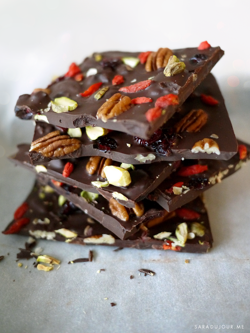 Healthy Dark Chocolate Christmas Bark Recipe | Sara du Jour