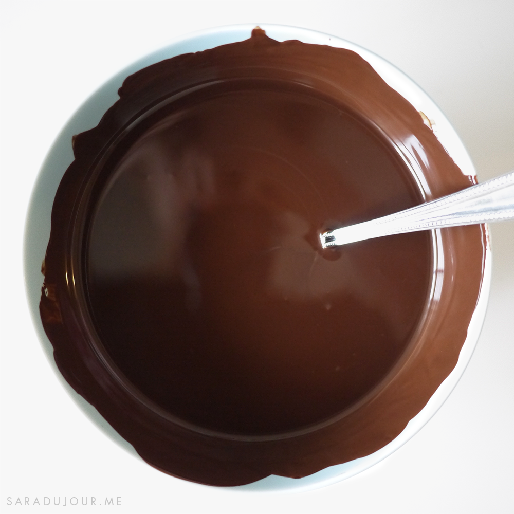Healthy Dark Chocolate Christmas Bark Recipe | Sara du Jour