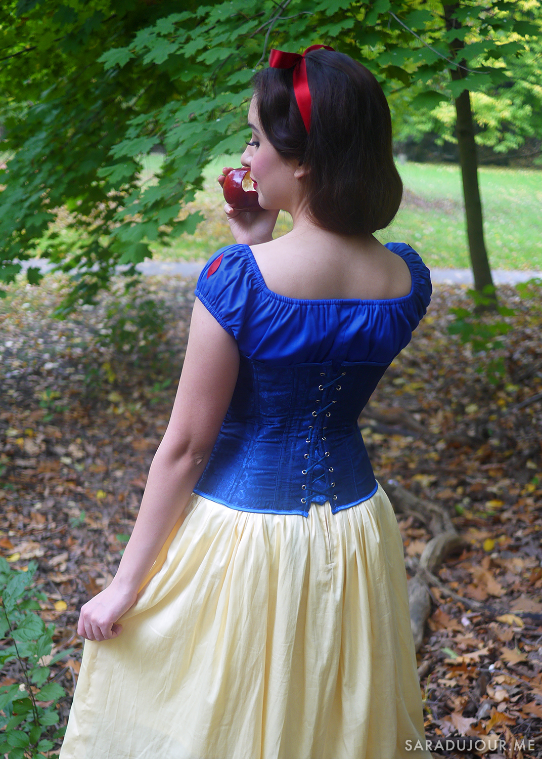 Snow White Halloween Costume | Sara du Jour