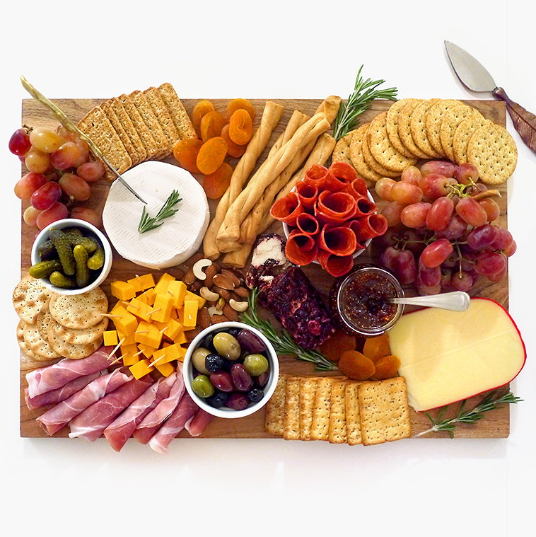 Holiday Hosting: The Charcuterie Cheese Board | Sara du Jour