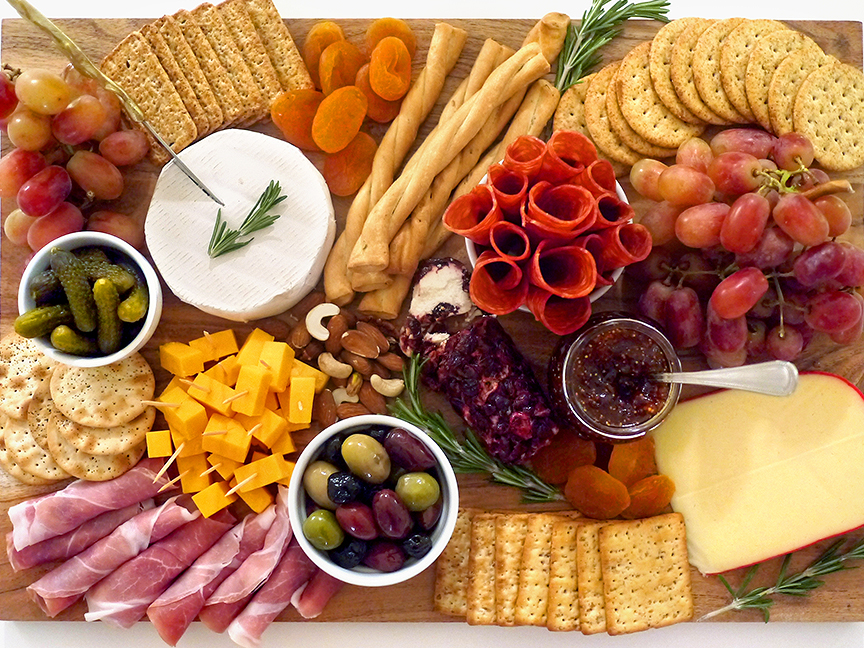 Holiday Hosting: The Charcuterie Cheese Board | Sara du Jour