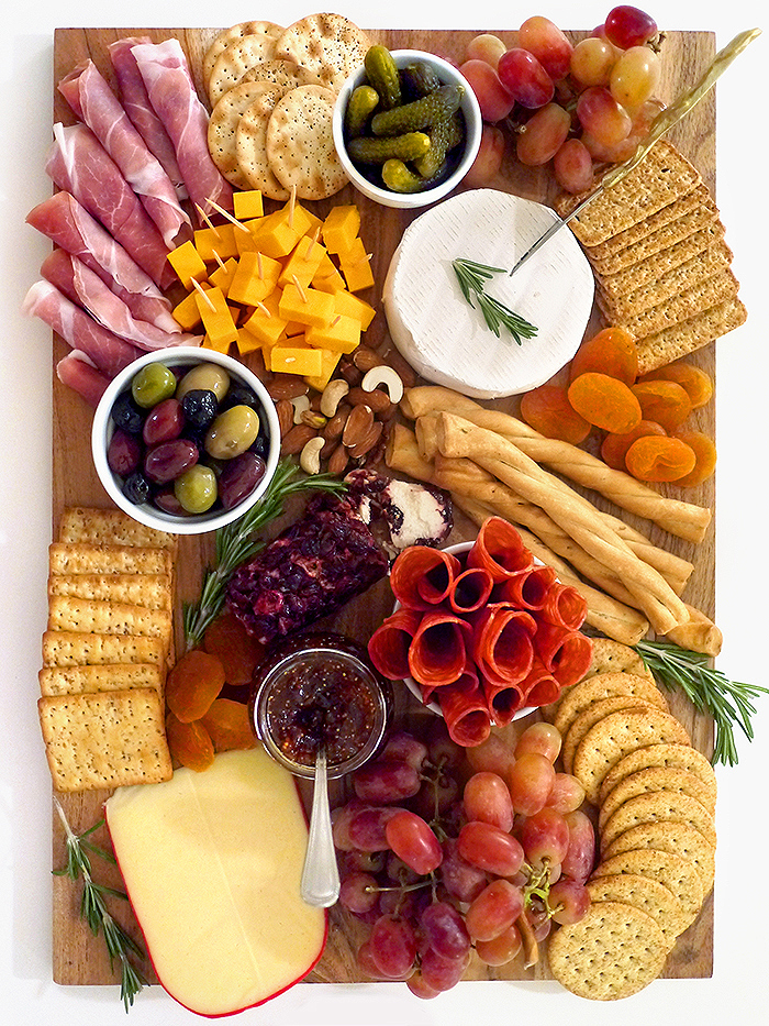 Holiday Hosting: The Charcuterie Cheese Board | Sara du Jour