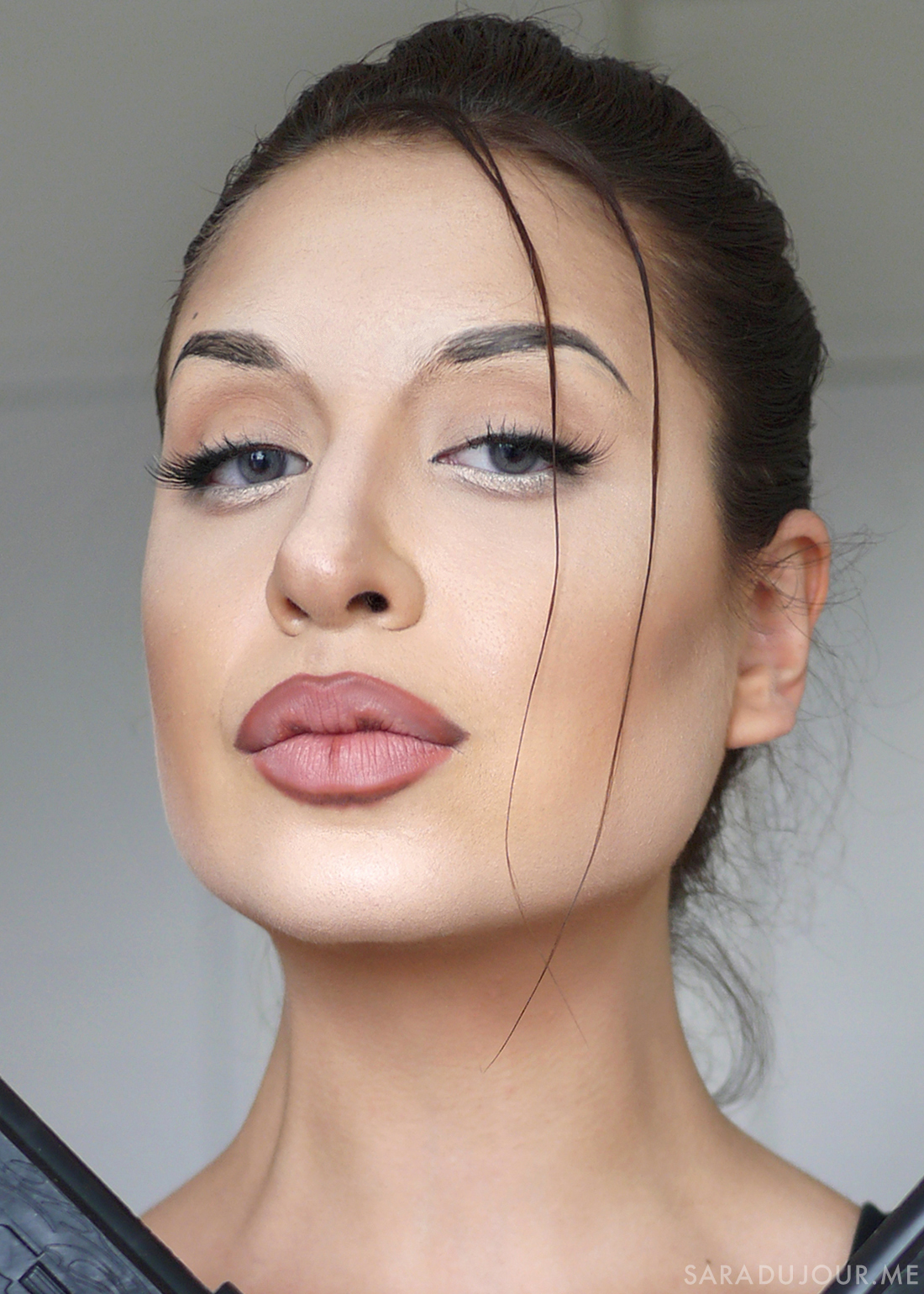 Lara Croft Cosplay Makeup - Angelina Jolie | Sara du Jour